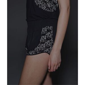 Womens Lululemon Lucent Short